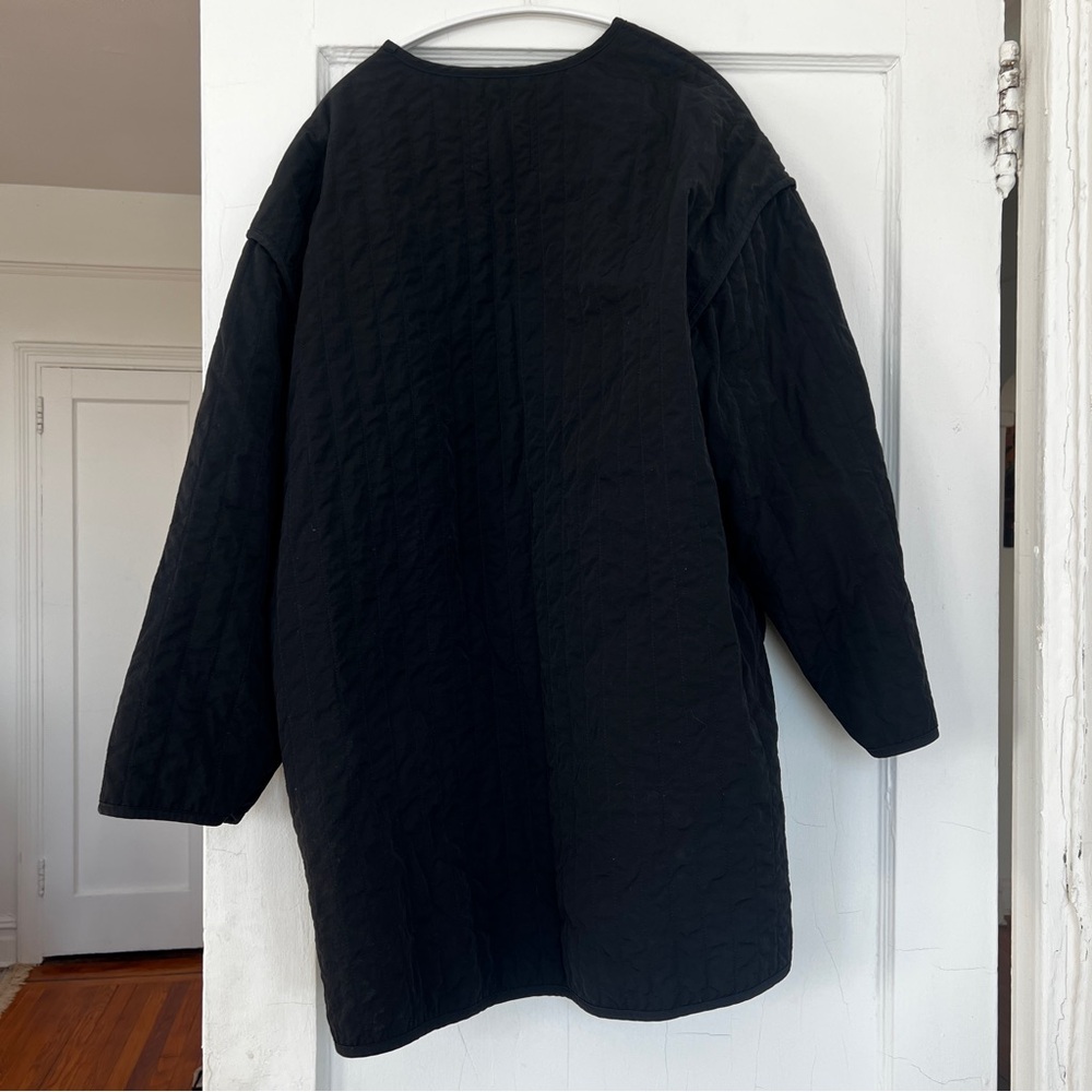Everlane Quilted Midi Liner - Picture 3 of 7